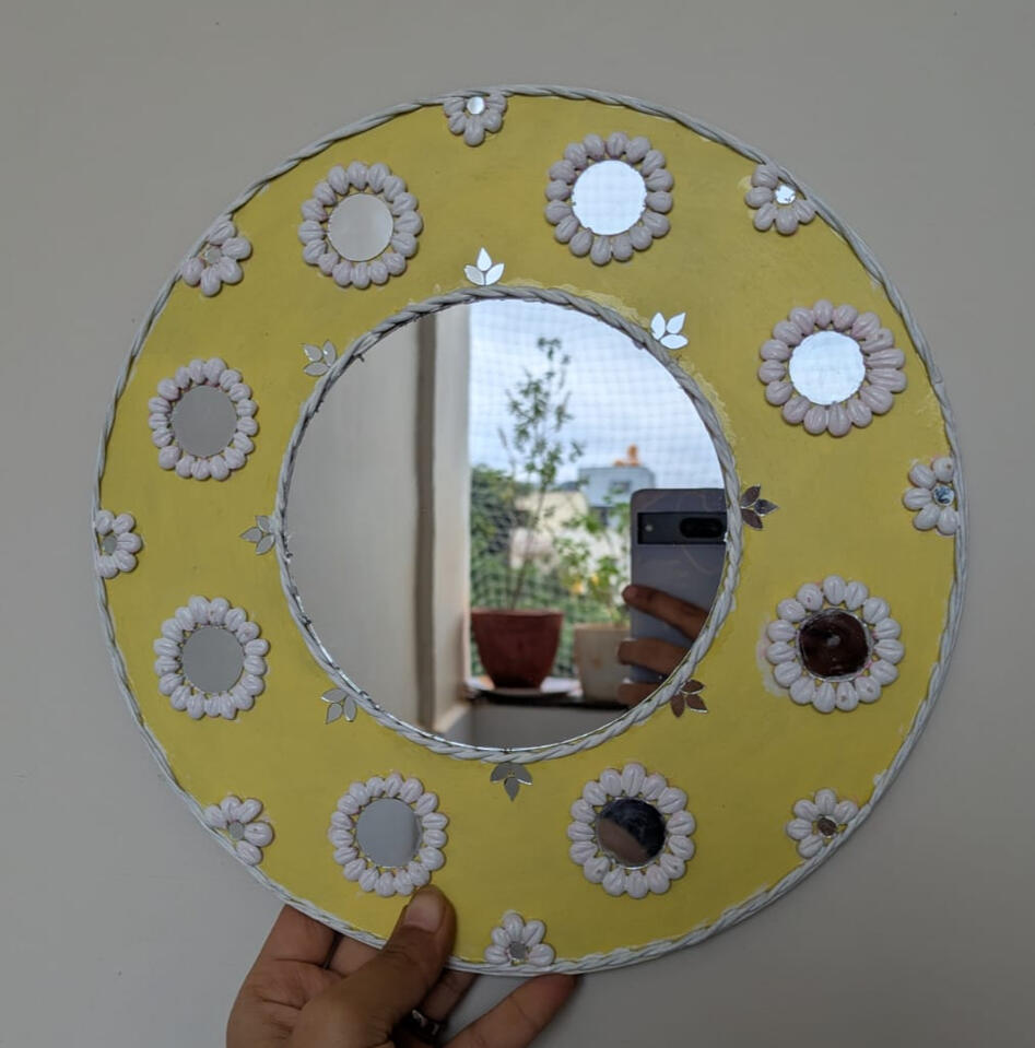 Custom motif mandala mirror handcrafted lippan with white mould clay on MDF board for ethnic home decor